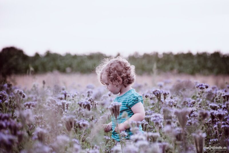 Baby im Sonnenuntergang